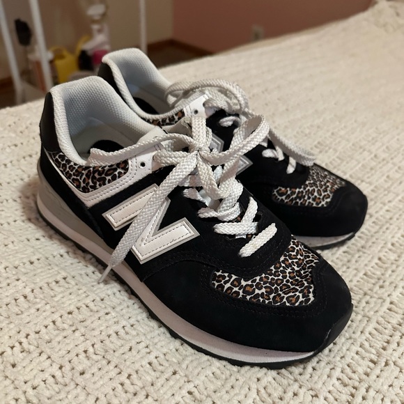 New Balance 574 - Picture 2 of 5